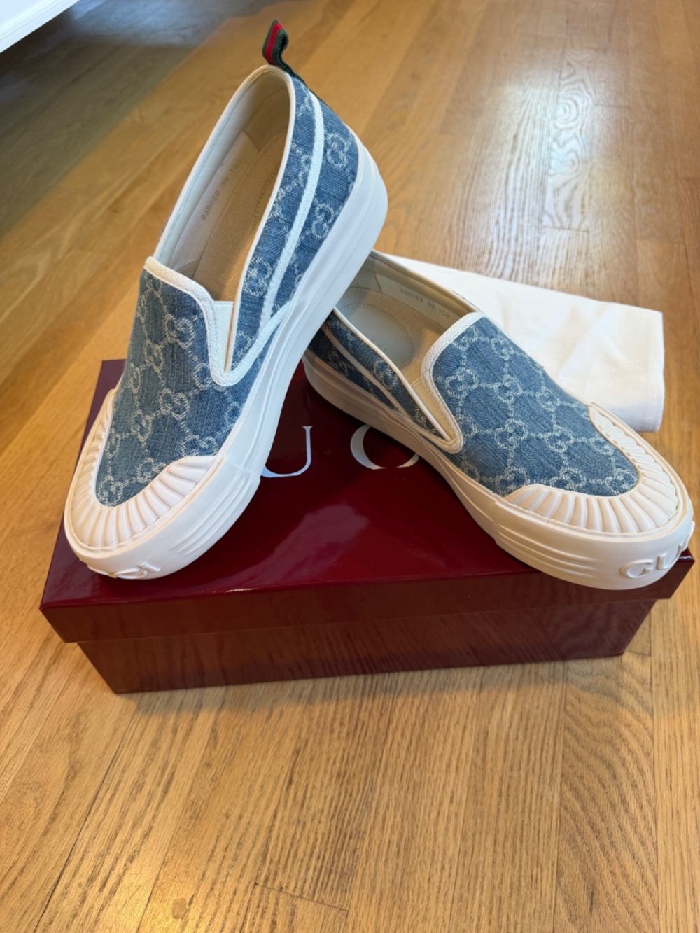 Gucci Women's Delave GG Platform Sneakers Size 39 Blue Denim